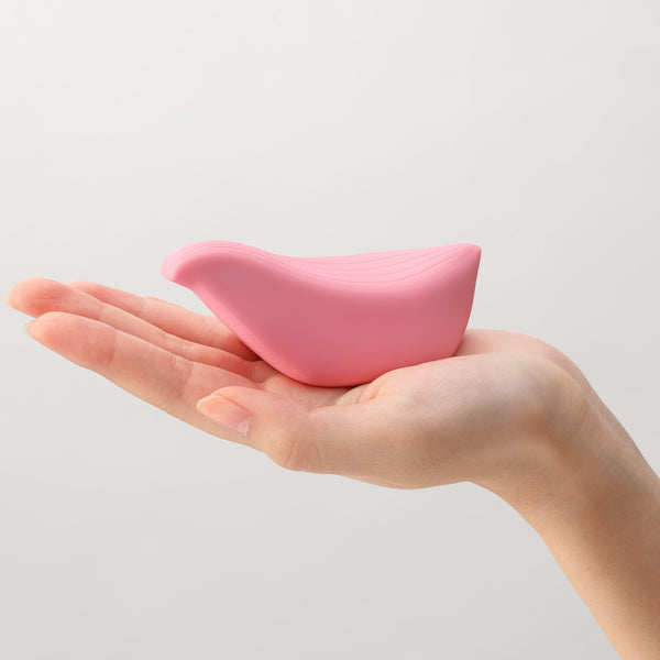 iroha+ RINGOTORI Nadeshiko Color 手持展示,輕巧便攜,貼合掌心設計,單手操作更方便