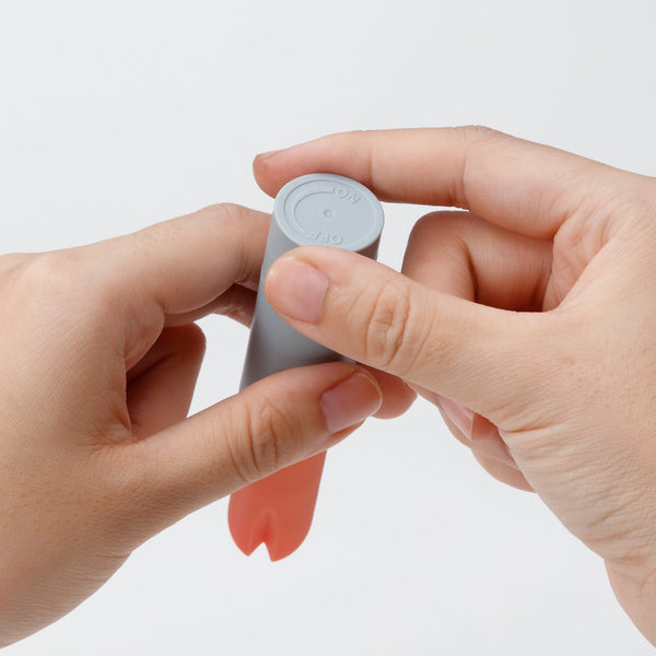 iroha stick 珊瑚粉 × 灰 震動棒旋轉調節震動強度,輕鬆控制震感