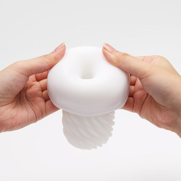 TENGA 3Dx FLOW 飛機杯可翻轉設計示範,大開口結構方便清洗與晾乾