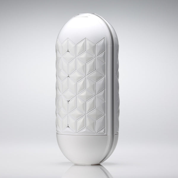 TENGA FLIP FLEX 可重複使用飛機杯,立體幾何紋路外殼設計,支援翻開清洗與靈活包覆結構