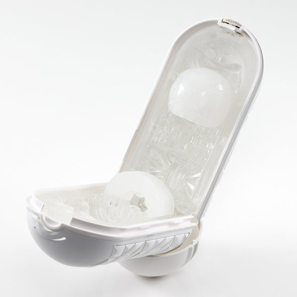 TENGA FLIP FLEXY 飛機杯打開狀態,展示內部可拆洗結構與雙重凝膠設計