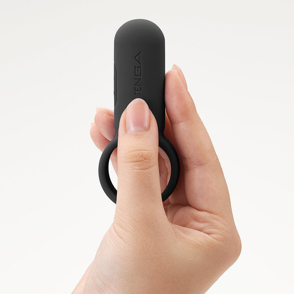 手持 TENGA paiRING BLACK 黑色情侶環