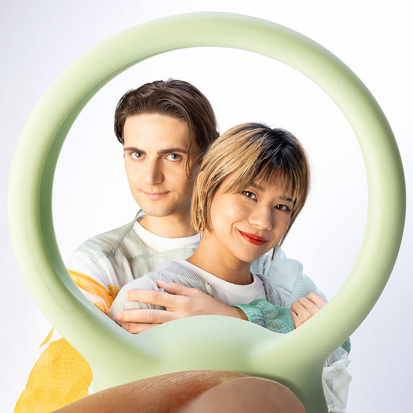 伴侶與 TENGA paiRING LIME 青檸綠色情侶環合照