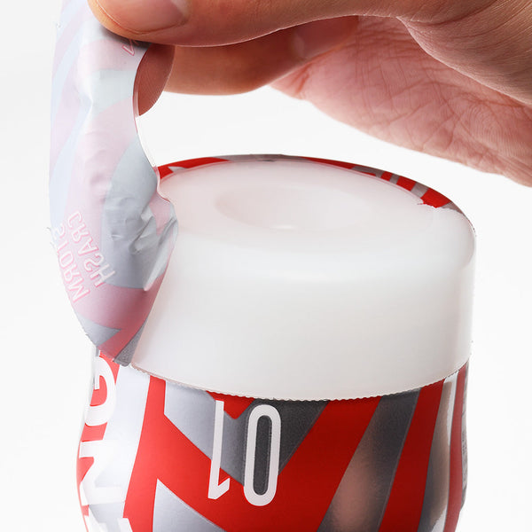 SUPER TENGA 系列上蓋開封設計，展示易撕封條與柔軟杯口結構，使用前即可快速打開，方便又衛生