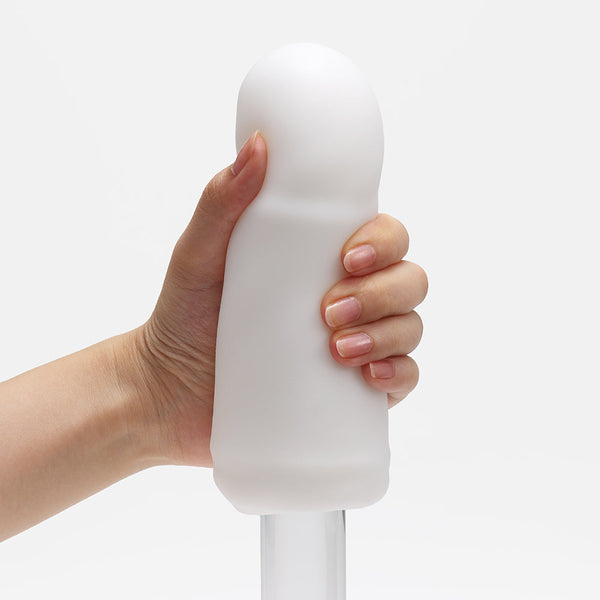TENGA 3Dx 系列飛機杯高彈性材質，透過握壓改變內部刺激壓力