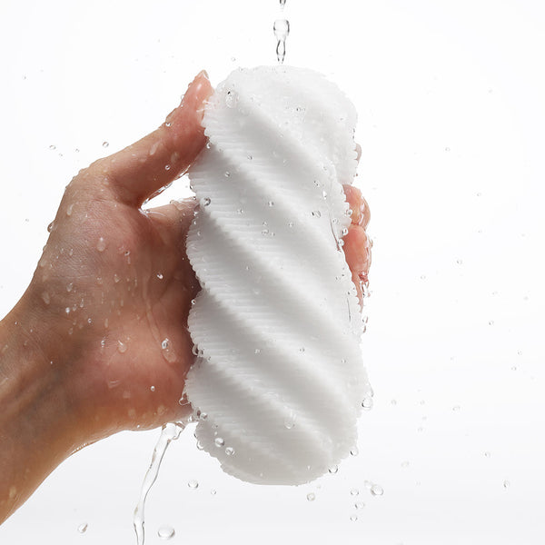 TENGA 3Dx SPIRAL 可翻轉內部結構展示，肉厚螺旋紋路可水洗清潔設計