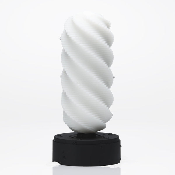 TENGA 3Dx SPIRAL 立體螺旋紋路設計展示，層層細齒結構與厚實啫喱材質