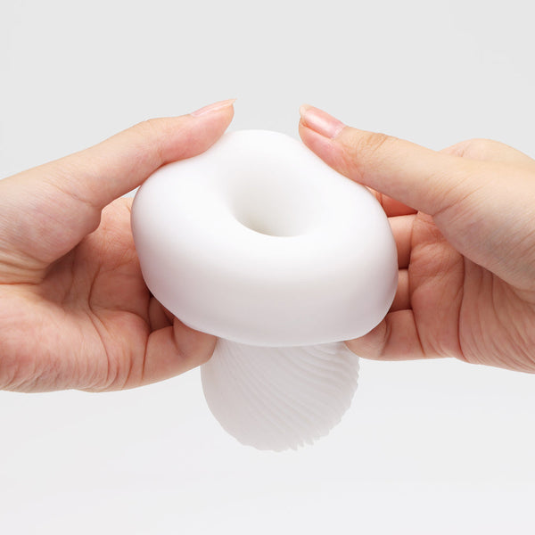 TENGA 3Dx ZEN 飛機杯可反轉內膽設計，清洗時將內部紋路完整翻出